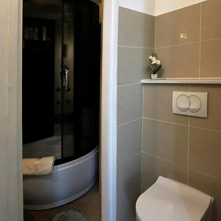 Apartmán Old Varos 1 *