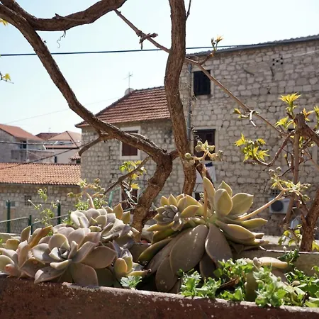 Old Varos 1 Apartman *