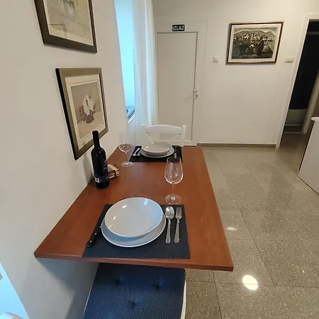 Old Varos 1 Apartman